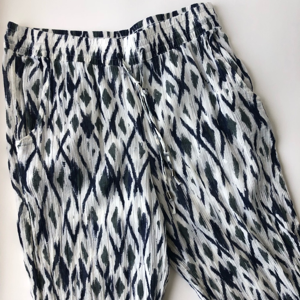 Gap Navy mid-rise linen pants